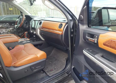 2014 Toyota Tundra 1794 5.7L V8 z USA, uszkodzony, nr VIN 5TFAY5F19EX381484